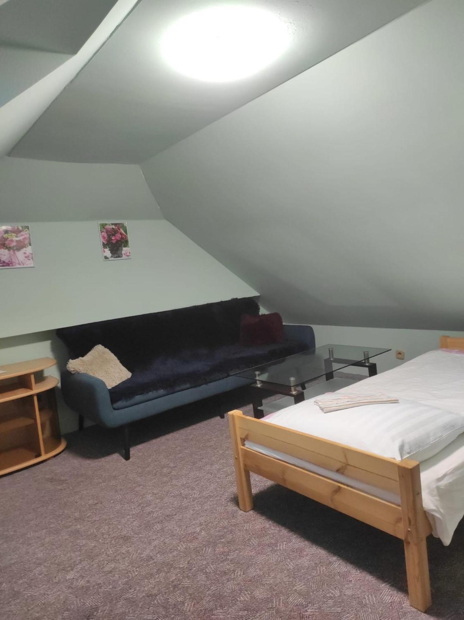 Turisticka Ubytovna Centrum Pastvinska Prehrada Nekor Bagian luar foto